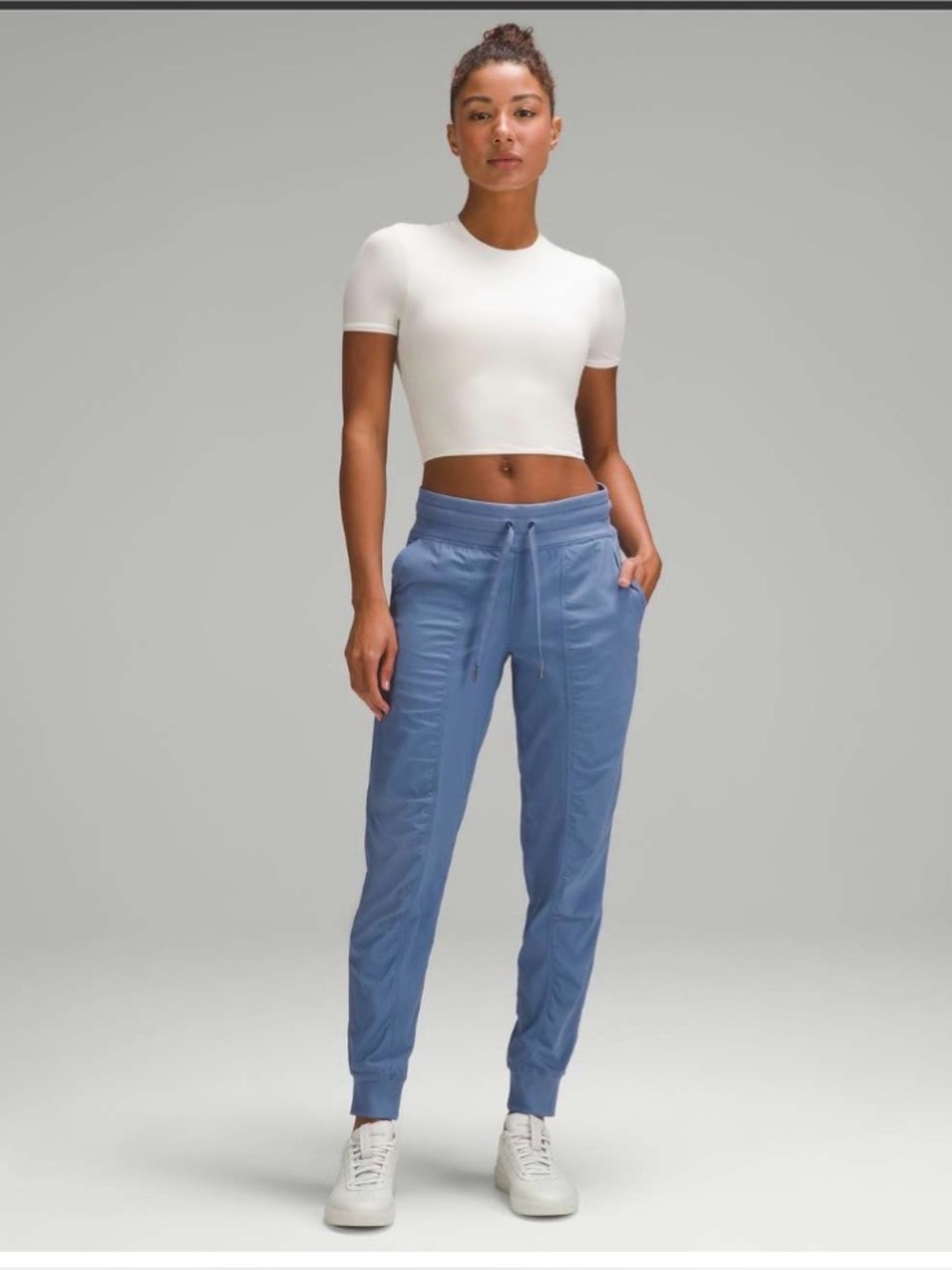 Lululemon Dance Studio Mid-Rise Jogger
Oasis Blue size 8